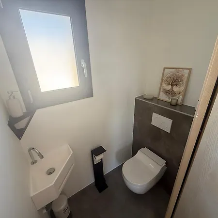 3 Bedrooms With Jacuzzi And Sauna