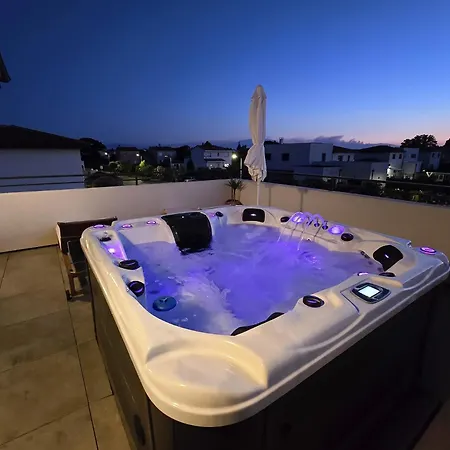 Villa 3 Bedrooms With Jacuzzi And Sauna *