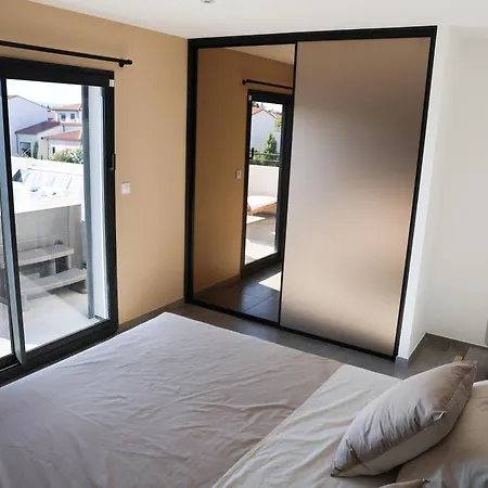 Vila 3 Bedrooms With Jacuzzi And Sauna *