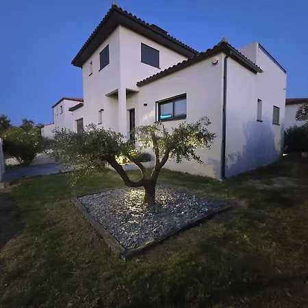 3 Bedrooms With Jacuzzi And Sauna Villelongue-de-la-Salanque